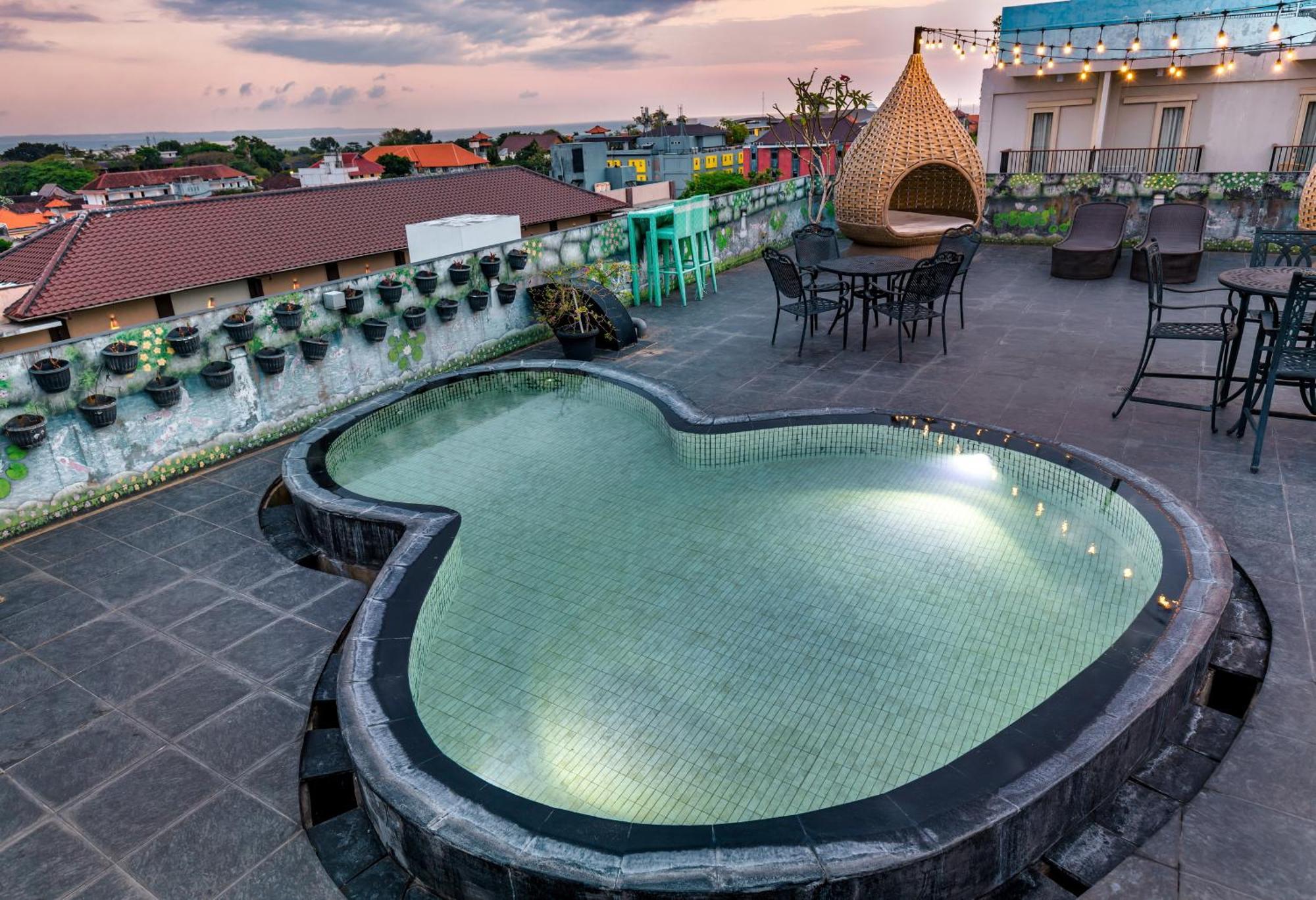 Boss Legian Hotel Powered By Archipelago Экстерьер фото