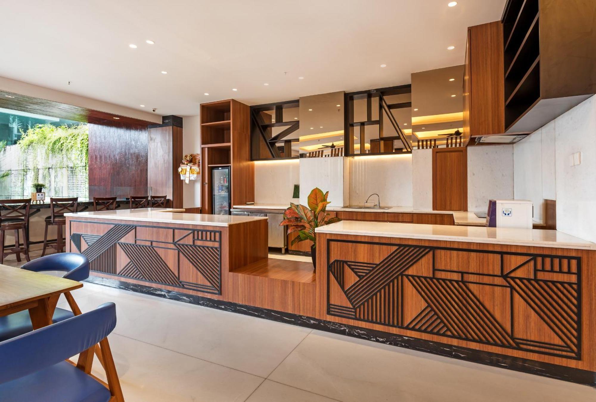 Boss Legian Hotel Powered By Archipelago Экстерьер фото